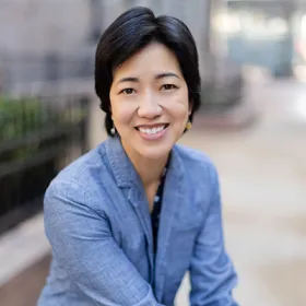 Thi Nguyen headshot