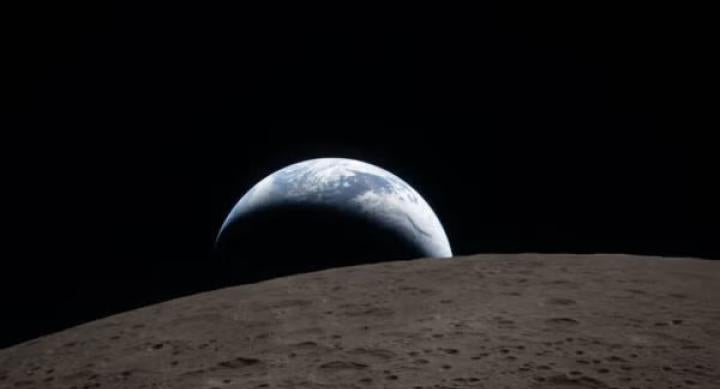 An image of the Earth from the Moon.